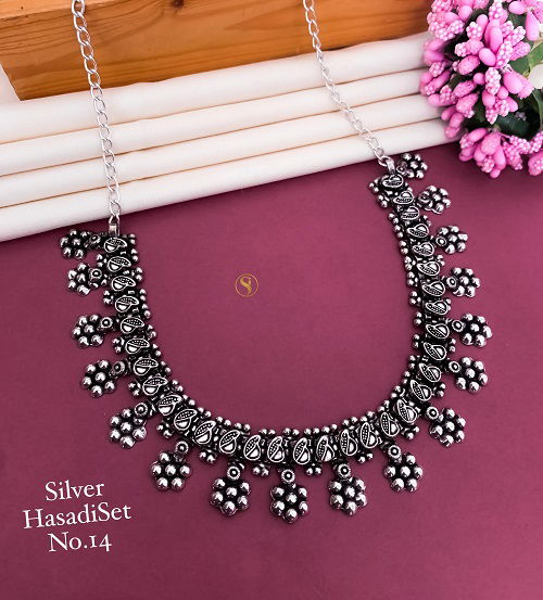 2 Navaratri Special Oxodize Silver Hasadi Set Wholesale Price In Surat
